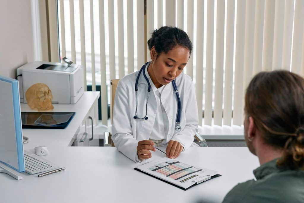 Céder sa patientèle : évaluation, démarches et fiscalité