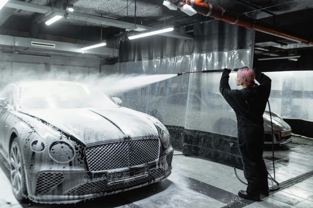 Ouvrir une station de lavage auto : les étapes à suivre en 2026