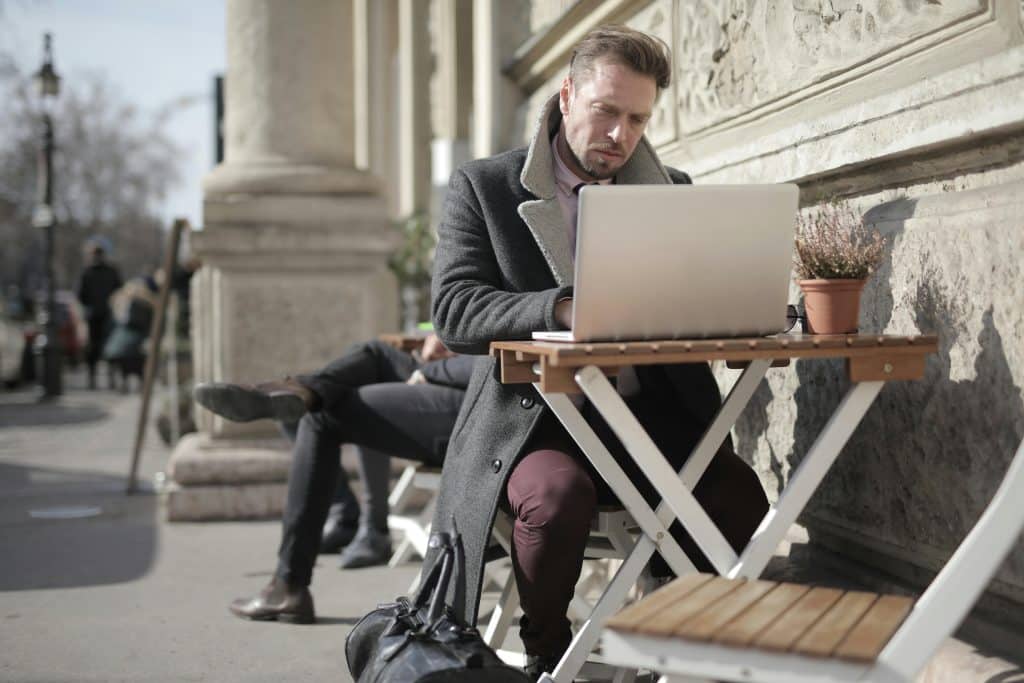 Travailler en freelance : avantages et inconvénients de l’indépendance en 2026